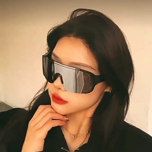 TILLYS SPORT" THE ADVENTURE" WIDE POLORIZED GLASSES - Picture 3 of 7